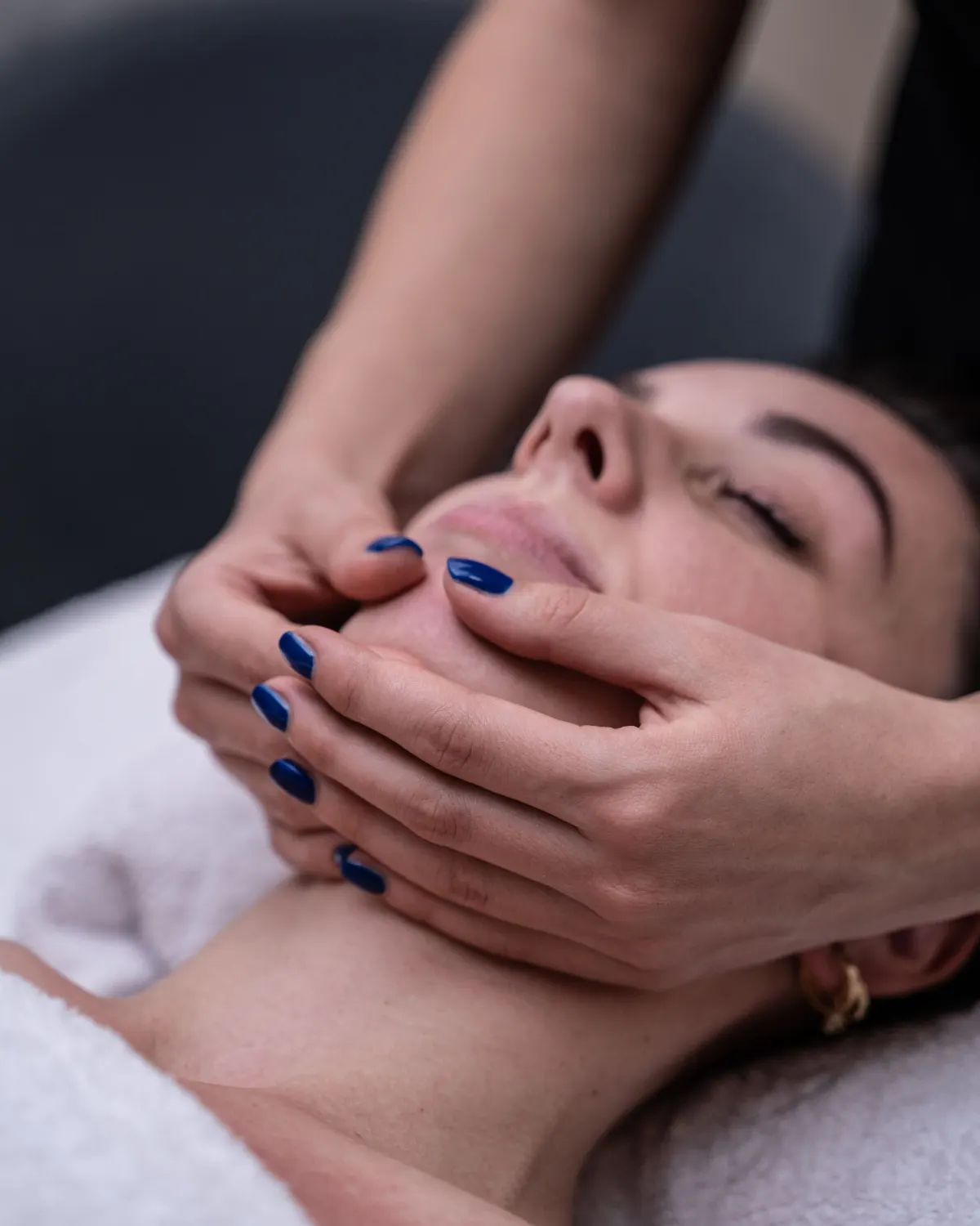 Массаж лица и челюсти Serenity в студии Runway Massage, Врачар, Белград